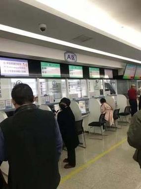 凌晨三点的挂号战争：医院代挂号速递如何成为都市救命稻草？_一